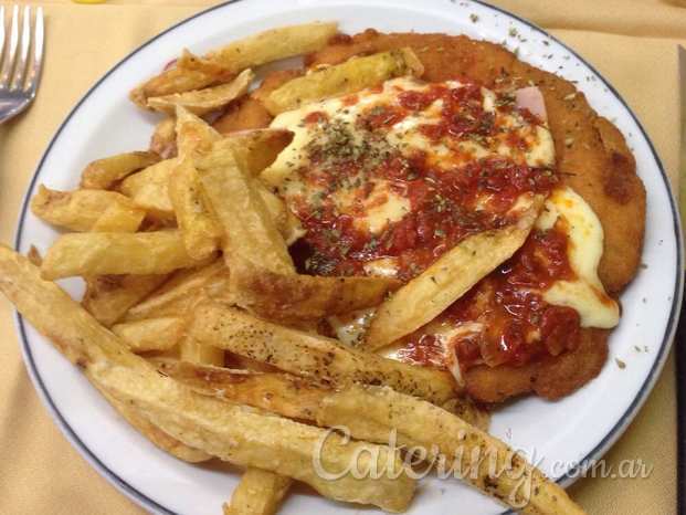 suprema napolitana con fritas.jpg
