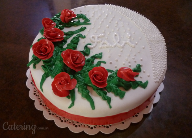 Torta de rosas rojas