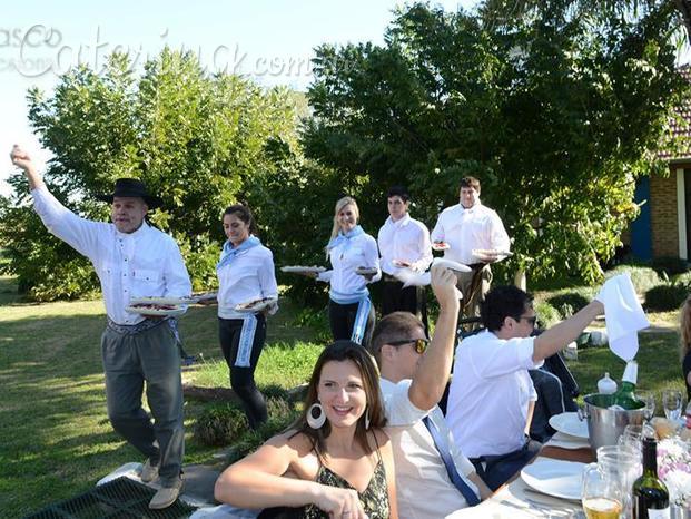 Casamiento domingo al mediodía, en el campo